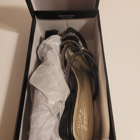 Naturalizer black size 8.5 slides new in box - Picture 8 of 8